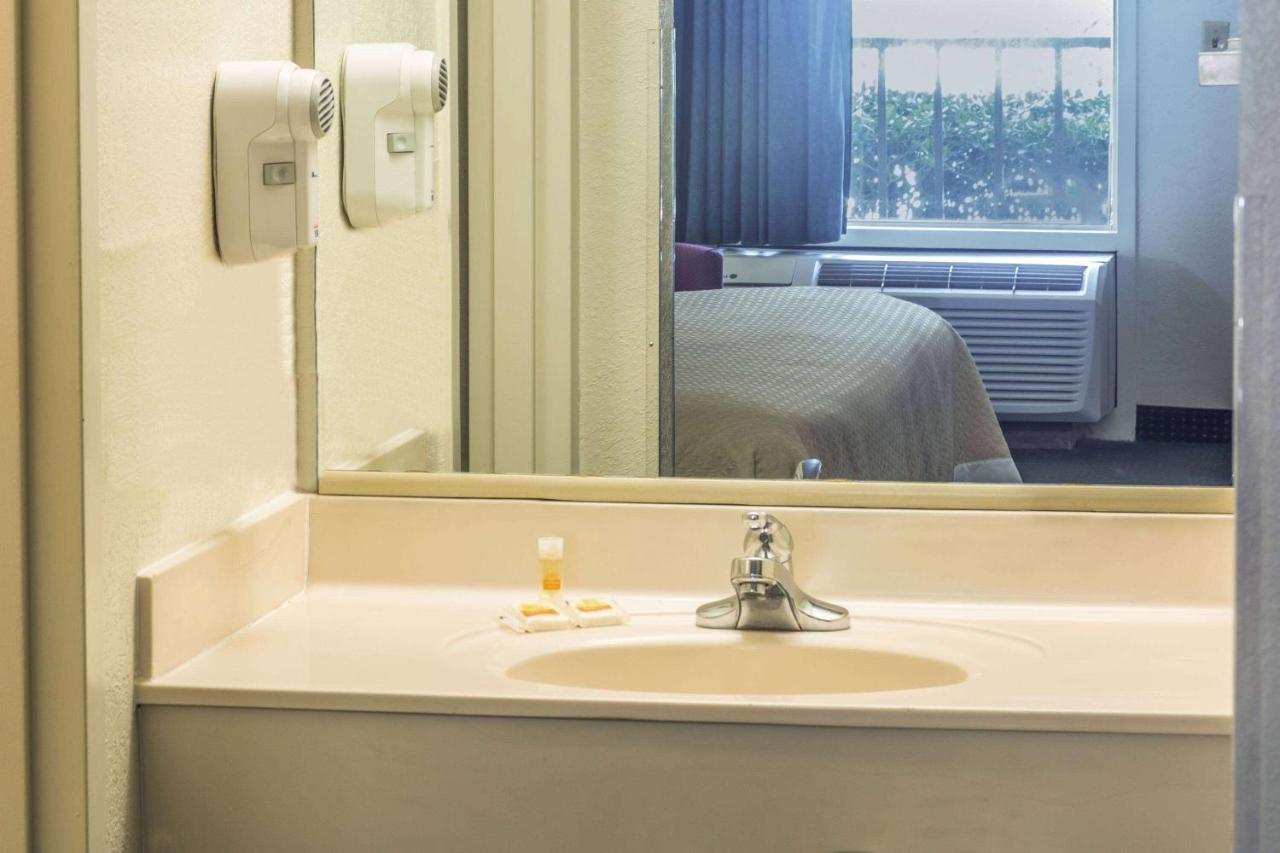Days Inn By Wyndham Lake Park/Valdosta Luaran gambar